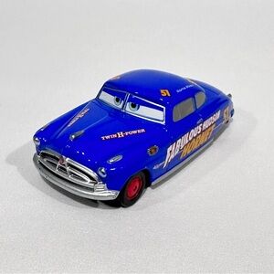 Disney Store Cars 1:43 Deluxe Fabulous Hudson Hornet Die-cast